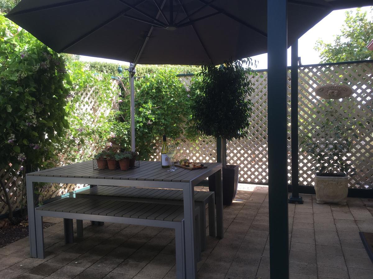 Wine And Roses Bed And Breakfast Αδελαΐδα Εξωτερικό φωτογραφία